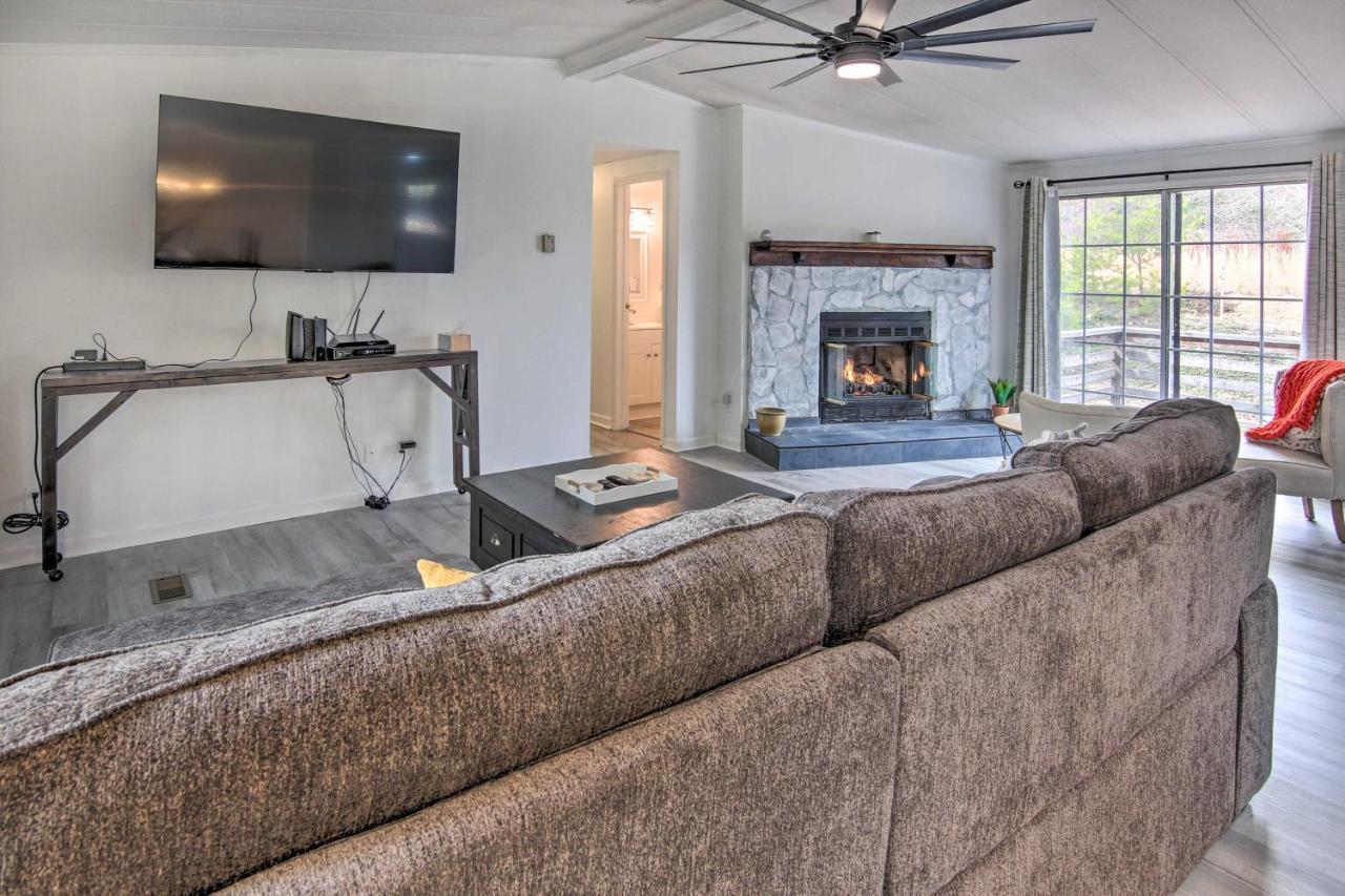 Cozy Asheville Cottage With Grill And Fire Pit! Exterior photo